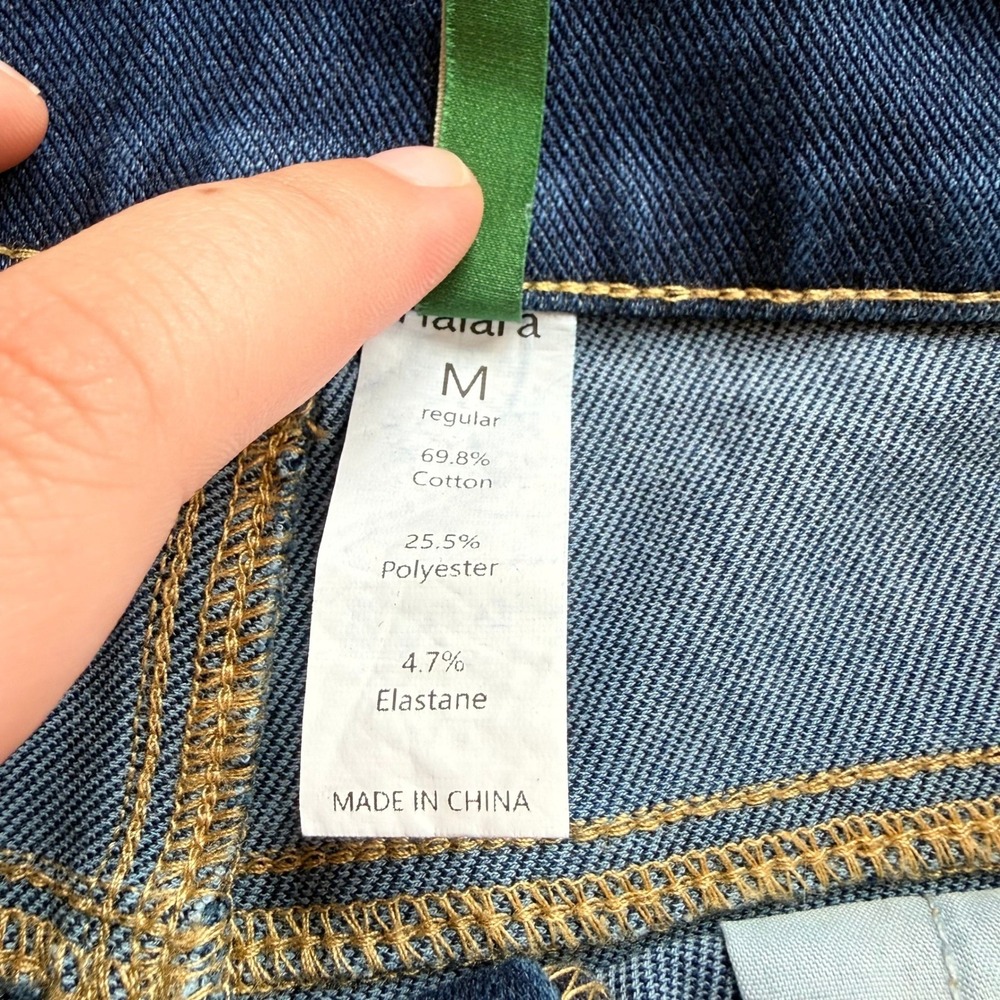 Halara High Waisted Wide Leg Cuffed Jeans Dark Wash Blue Size M Vintage Inspired - Picture 5 of 6